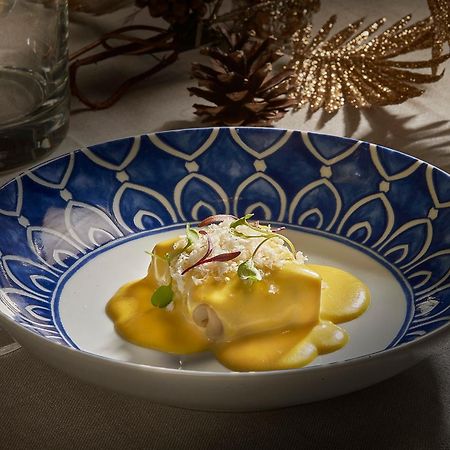 Relais & Chateaux Heritage Hotel Madrid Ngoại thất bức ảnh A mango and coconut dessert