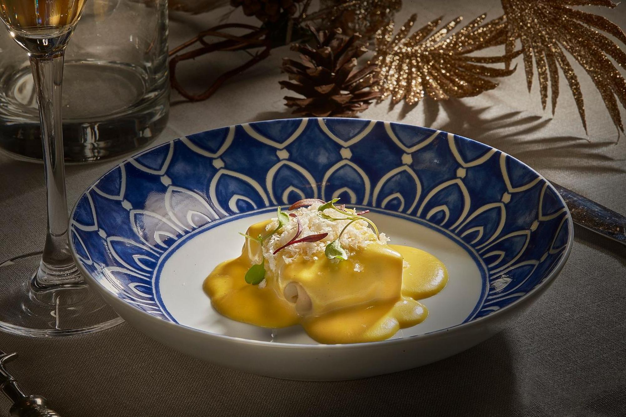 Relais & Chateaux Heritage Hotel Madrid Ngoại thất bức ảnh A mango and coconut dessert