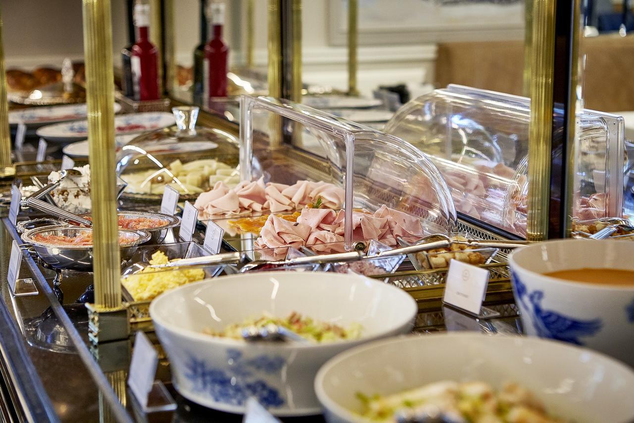 Relais & Chateaux Heritage Hotel Madrid Ngoại thất bức ảnh A buffet